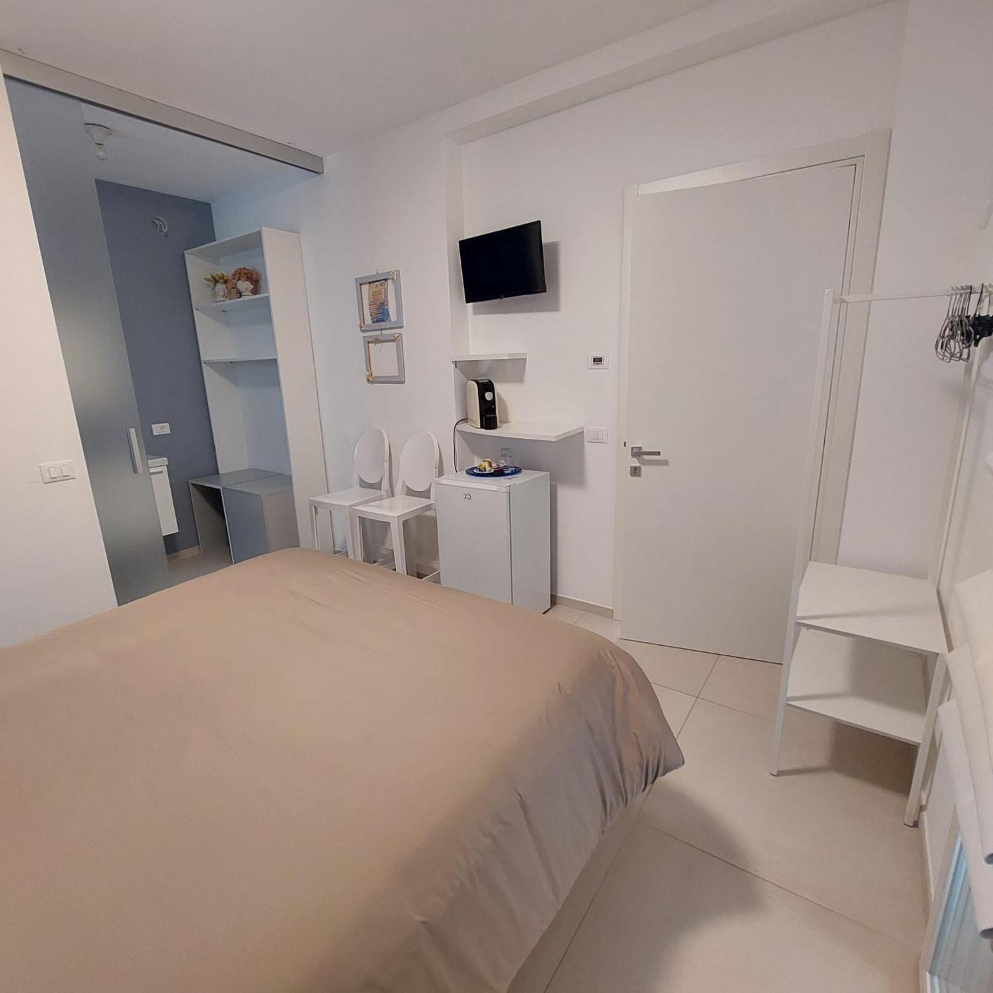 Bed & Breakfast A Mare Affitta Camere Фано Екстериор снимка